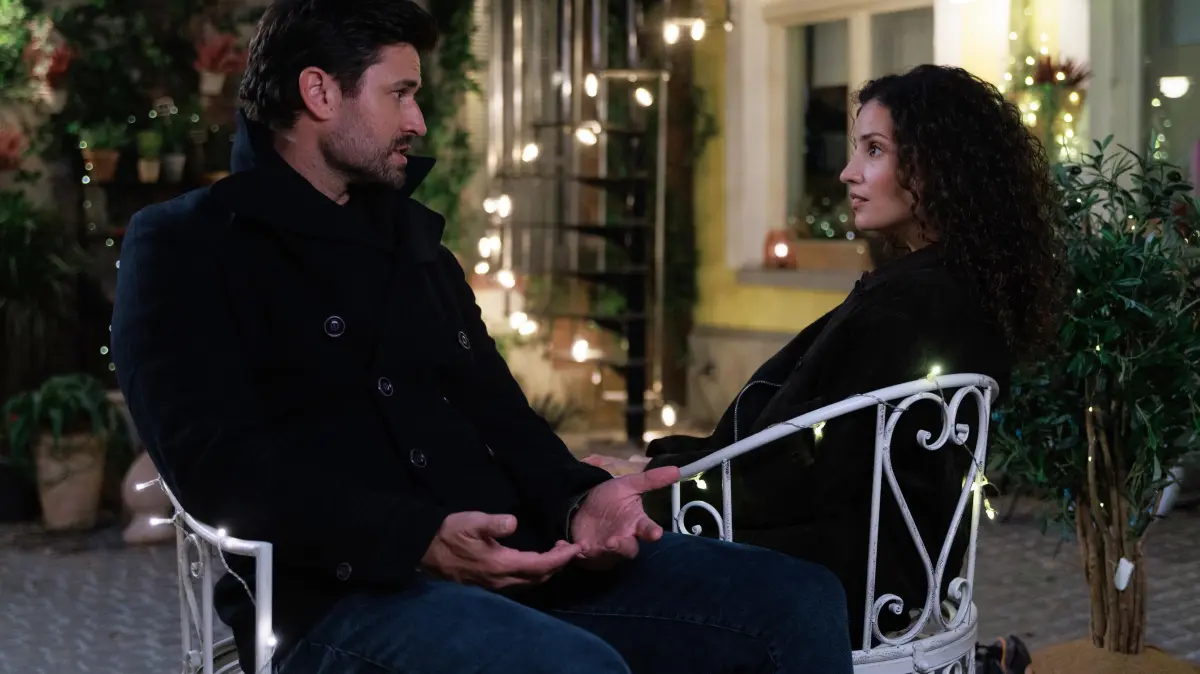 Naomi (Nadine Menz) und Paco (Milos Vukovic) begegnen sich erneut.