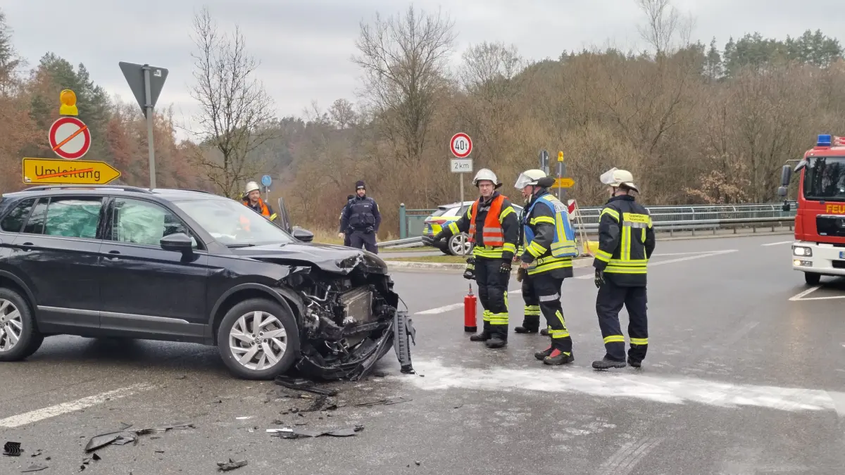 Schwer beschädigt wurde der VW Tiguan des Unfallverusachers.