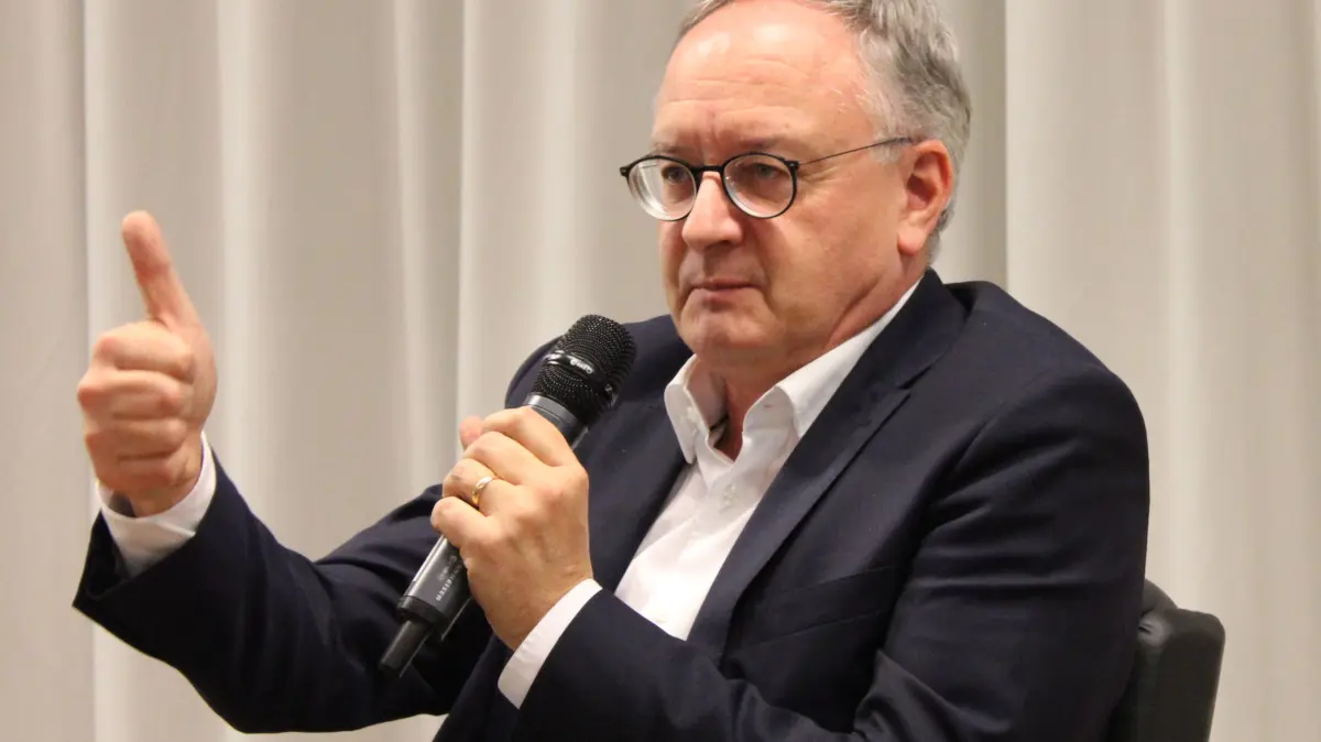 Volkshochschule Schwäbisch Hall "Politisch und persönlich" Andreas Stoch SPD Landes- und Fraktionsvorsitzender Spitzenkandidat Landtagswahl (mit Martin Weis) Haus der Bildung Erhard-Eppler-Saal