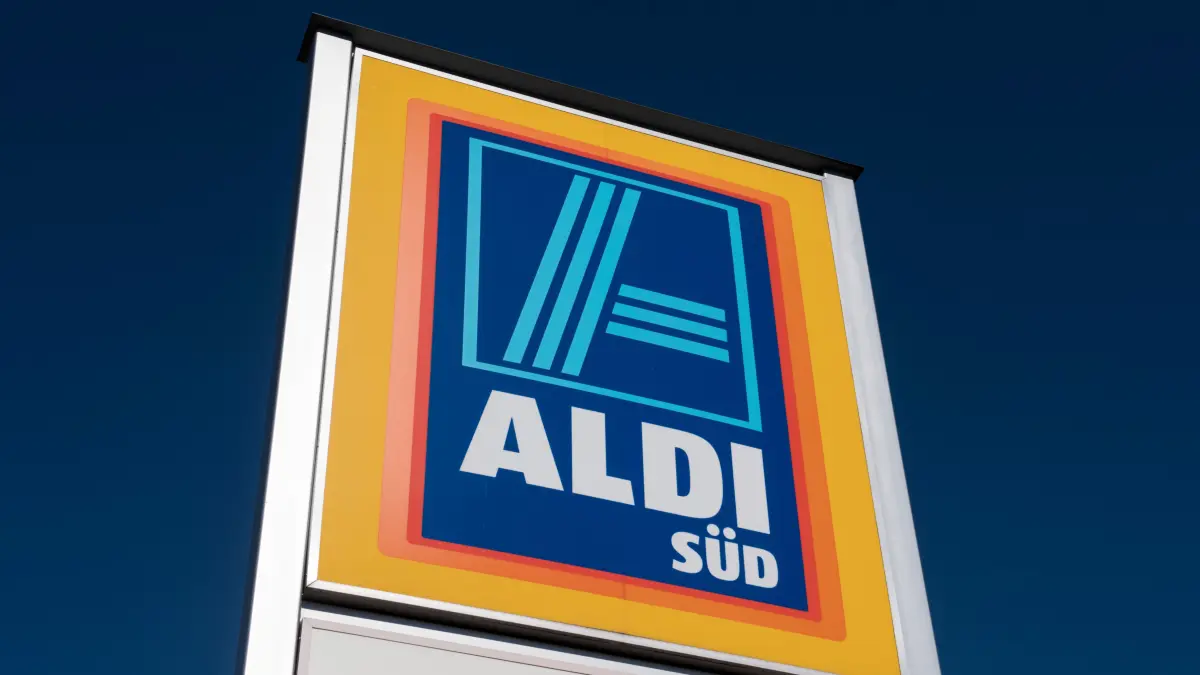 Aldi Süd ruft in Baden-Württemberg ein beliebtes Tiefkühlprodukt zurück. In einer Charge wurden Salmonellen nachgewiesen, die zu schweren Brechdurchfällen führen können.