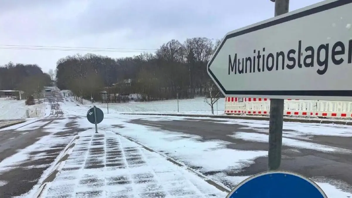 Archivbild von der Zufahrt zum Munitionslager Wermutshausen. In dem Waldgebiet östlich von Niederstetten werden 35 Hektar für Erweiterungsmaßnahmen gerodet