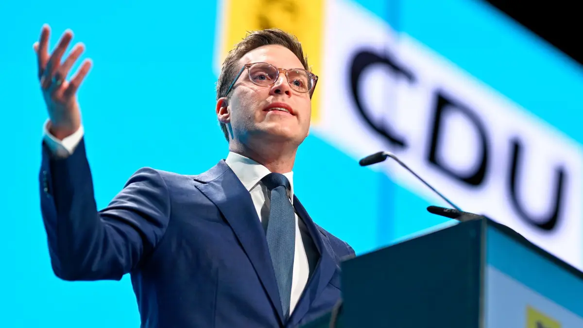 CDU-Landesparteitag: 06.12.2025, Baden-Württemberg, Heidelberg: Manuel Hagel, Landesvorsitzender der baden-württembergischen CDU, spricht im Congress Center beim CDU-Landesparteitag. (zu dpa: ««Kann ich nur lachen» - Hagel greift Grüne an») Foto: Uwe Anspach/dpa +++ dpa-Bildfunk +++