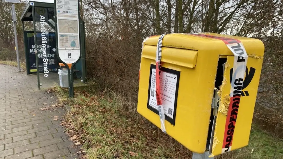 500 Euro Sachschaden sind entstanden, als sich Unbekannte am Wochenende an diesem Ehinger Briefkasten zu schaffen machten.