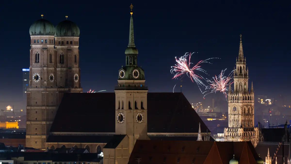 Ob in der Schweiz oder Deutschland. In der Nacht vom 31. Dezember auf den ersten Januar knallt und kracht es so richtig. Wer von der Schweiz nach Deutschland, inklusive Feuerwerkskörpern, einreisen möchte, muss einige Regeln beachten.