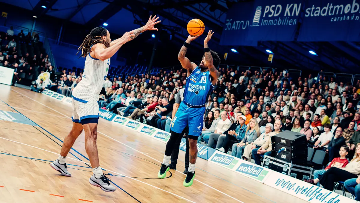 Vincent Shahid (rechts) konnte nach seiner Verletzung im Wolmirstedt-Spiel gegen Karlsruhe wieder spielen.