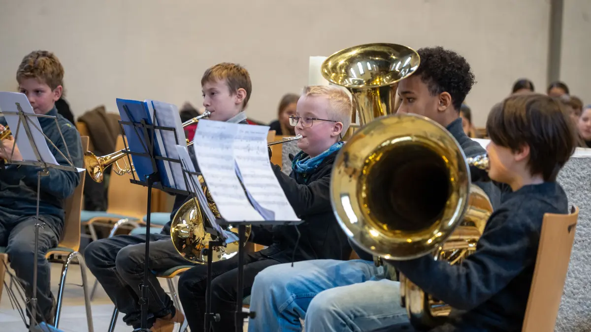 Gute Taten: Göppingen, St. Maria Kirche: Weihnachtskonzert der Jugendmusikschule für die "Guten Taten" -