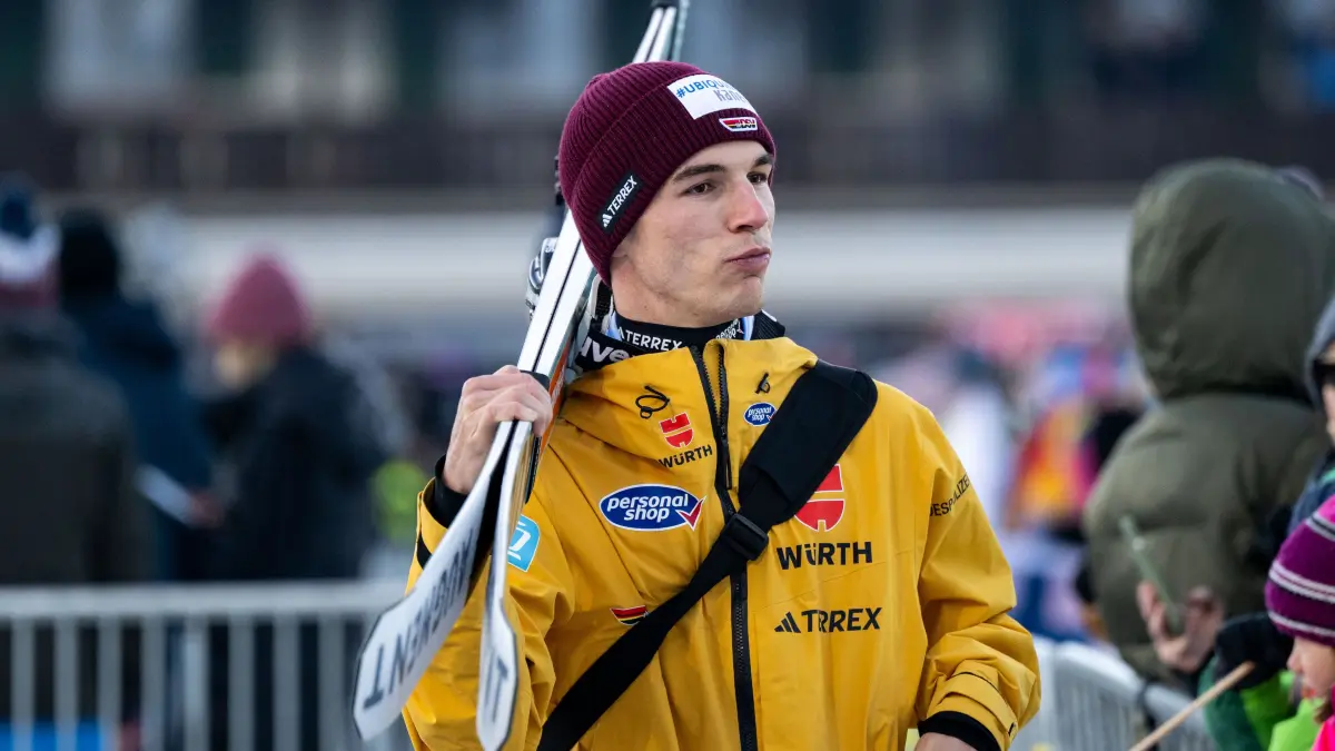 Jetzt gilt es: Luca Roth darf die große Bühne in Klingenthal nutzen, um seine Bestleistung abzurufen.