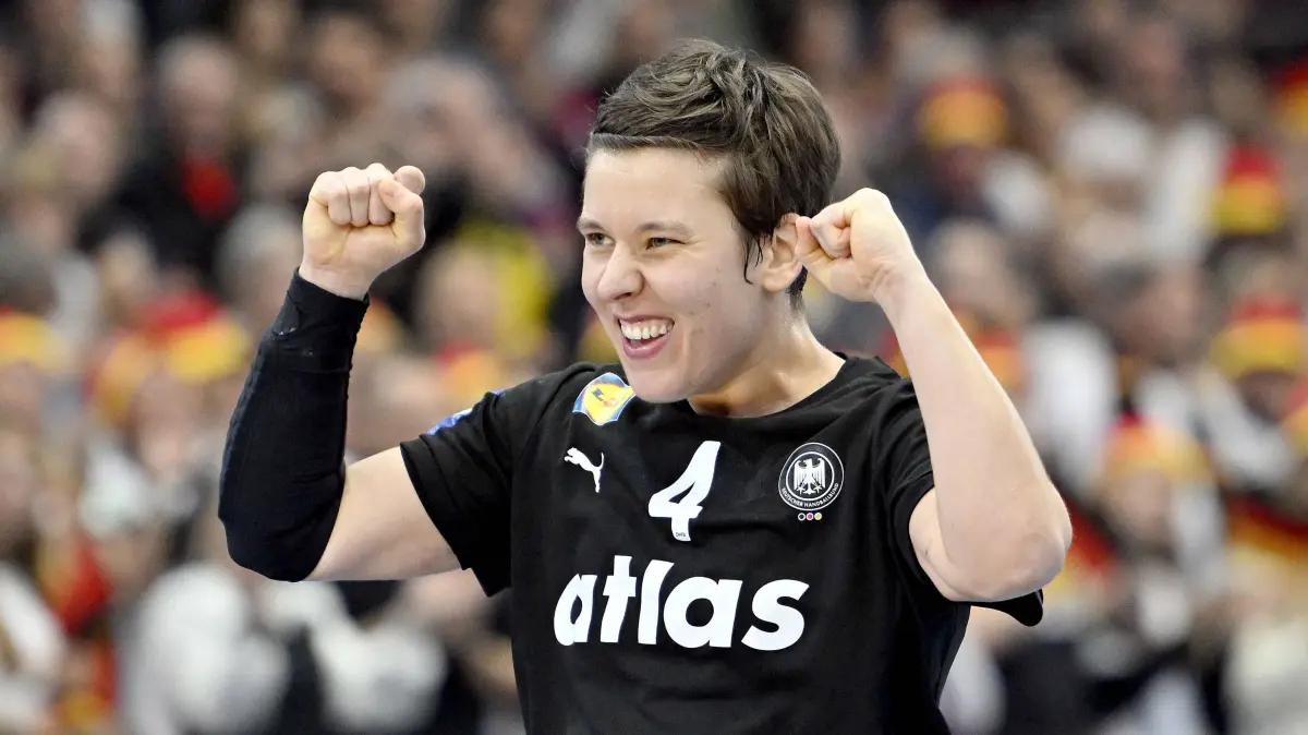 Handball WM 2025/ Viertelfinale/ GER - BRA 30:23: Jubel Alina Grijseels GER Handball Weltmeisterschaft der Frauen 2025, Viertelfinale Deutschland GER - Brasilien BRA 30:23, am 09.12.2025 in Dortmund/ Deutschland. Handball WM der Frauen vom 26.11.-14.12.2025 in Deutschland / Niederlande. Â *** Cheers Alina Grijseels GER Womens Handball World Championship 2025, Quarterfinals Germany GER Brazil BRA 30 23, on 09 12 2025 in Dortmund Germany Womens Handball World Championship from 26 11 14 12 2025 in Germany Netherlands Â