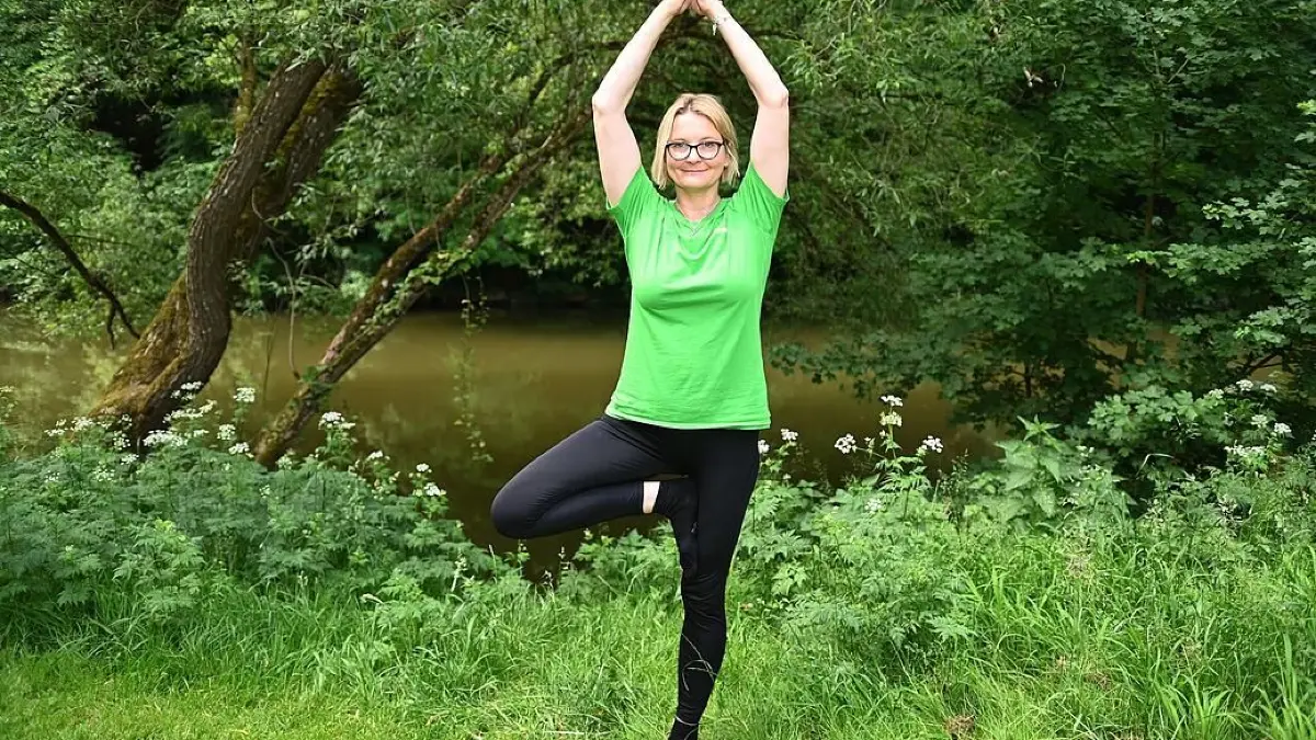 Bei der AOK Heilbronn-Franken unterstützen Trainerinnen wie Sandra Wittmann dabei, mehr Ruhe und Entspannung in den Alltag zu integrieren.