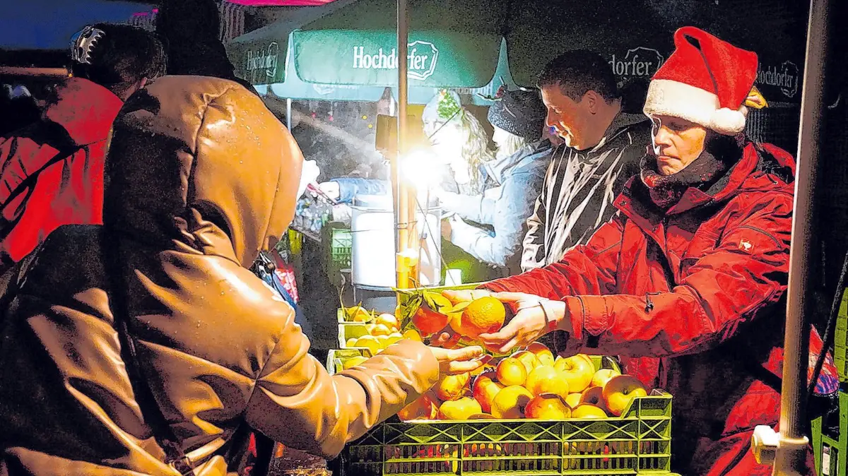 (ohne Überschrift): Weihnachten schenken Horb 24.12.2022. Bild: Karl-Heinz Kuball