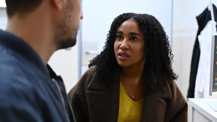 Nach Diagnose bei „Alles was zählt“: Imani bricht zusammen | swp.de