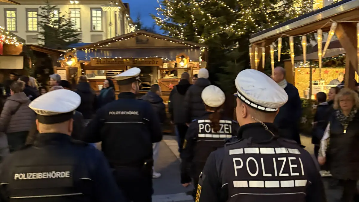 Göppingen Weihnachtsmarkt Waldweihnacht Waffenkontrolle Polizei