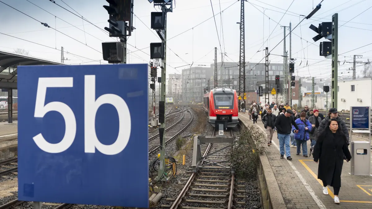 Dümmler vom Regio S Bahn Verein Bahnhof Ulm Gleis 5b