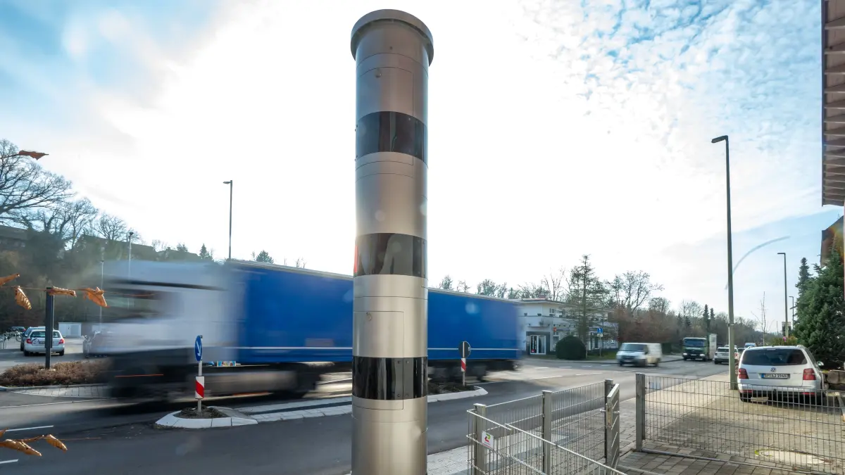 neue Blitzersäule bei Edeka Staufers Wäschenbeuren