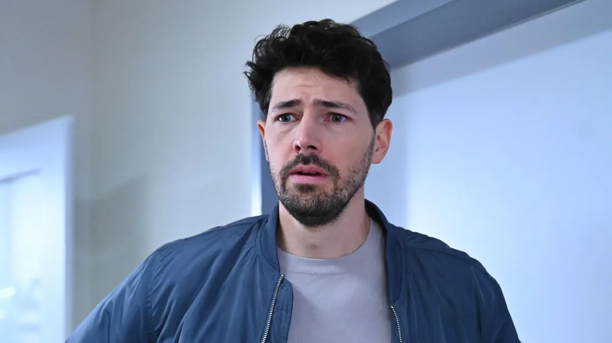 Jan (Daniel Noah) hat einen Zwillingsbruder.