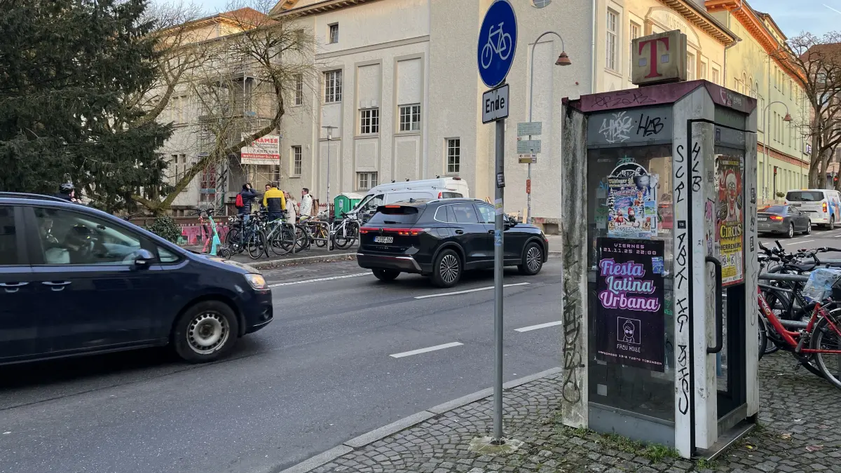 Telefonzelle in der TÜbinger Straße Im Stadtgraben.