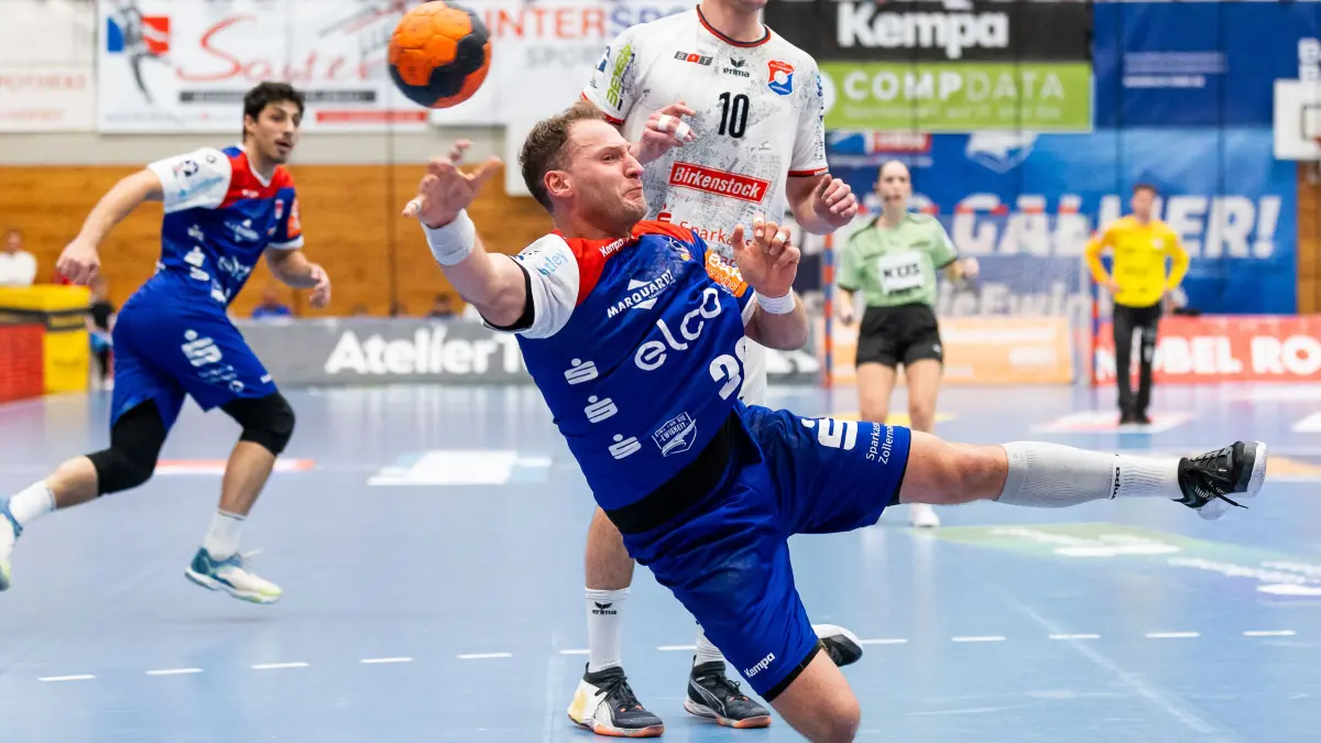 Tobias Heinzelmann, hier beim Torwurf gegen Hüttenberg, steht mit dem HBW Balingen-Weilstetten vor drei Topspielen in Serie. Am Freitag geht es zunächst zum VfL Eintrach Hagen.