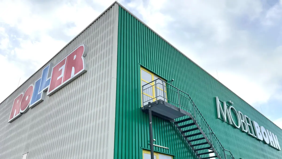 Bisher ist noch der Möbel-Discounter Roller bei der Firma Bohn eingemietet. Künftig soll hier ein Fachmarktzentrum entstehen.