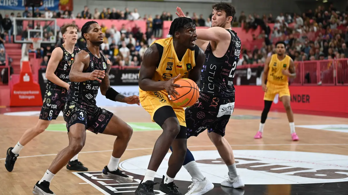 GER, Tigers Tuebingen vs. Uni Baskets Muenster, Basketball, Herren, Pro A, 2. Barmer Basketball Bundesliga, Saison 2025/2026, 13.12.2025: Melkisedek Moreaux (Tigers Tuebingen, #23)
GER, Tigers Tuebingen vs. Uni Baskets Muenster, Basketball, Herren, Pro A, 2. Barmer Basketball Bundesliga, Saison 2025/2026, 13.12.2025
Foto: Eibner-Pressefoto/Nicolas Woern