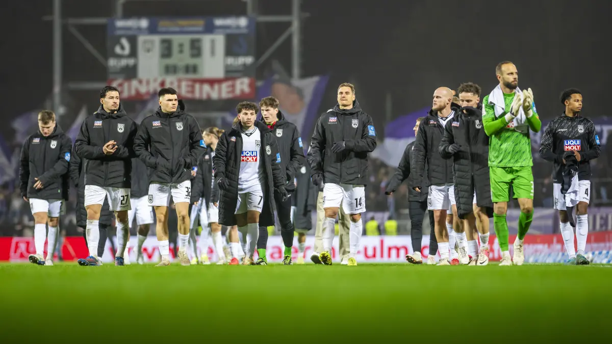 Fußball, SSV Ulm: Das war das Heimspiel am Freitagabend gegen den VfL Osnabrück Torwart Christian Ortag, nach der 3:5-Niederlage
