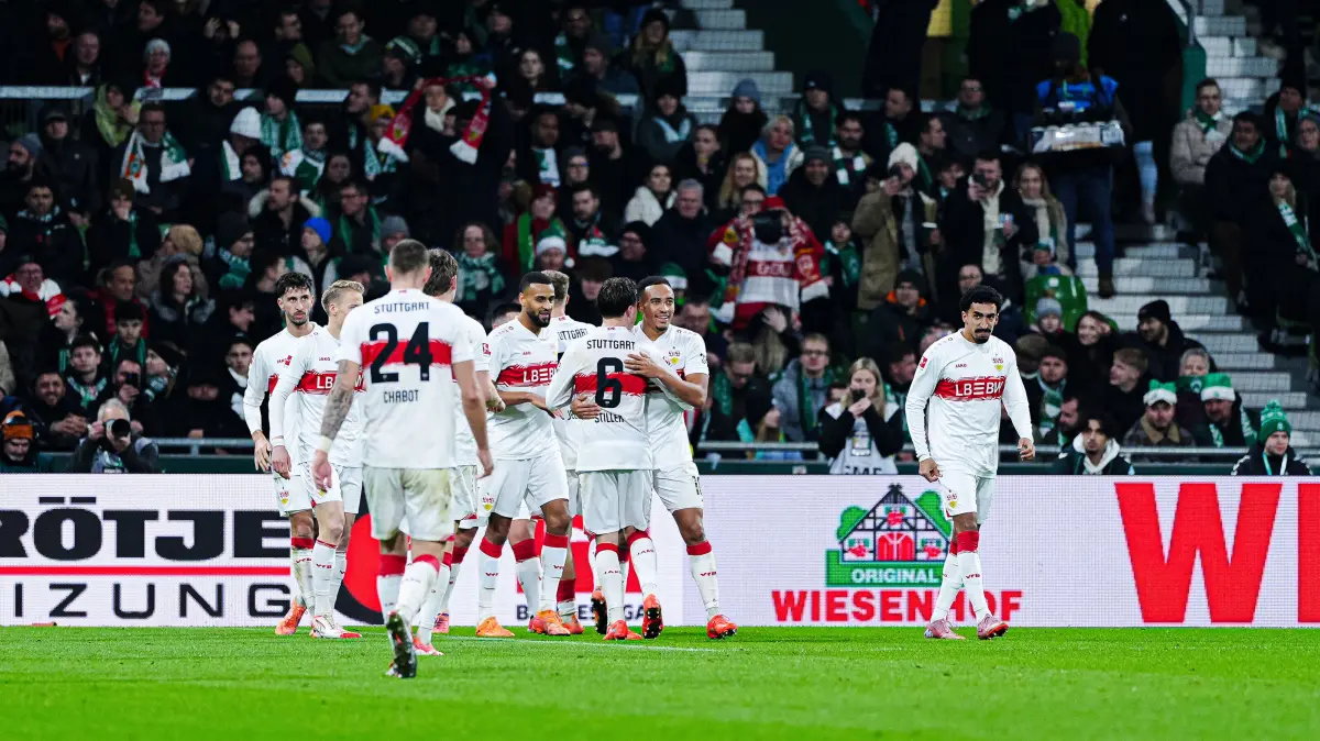 GER, SV Werder Bremen vs. VfB Stuttgart, Fussball, Bundesliga, Spieltag 14, Spielzeit 2025/2026, 14.12.2025: Torjubel VfB Stuttgart nach Tor zum 0:3 Deniz Undav (VfB Stuttgart, #26)
GER, SV Werder Bremen vs. VfB Stuttgart, Fussball, Bundesliga, Spieltag 14, Spielzeit 2025/2026, 14.12.2025
DFL REGULATIONS PROHIBIT ANY USE OF PHOTOGRAPHS AS IMAGE SEQUENCES AND/OR QUASI-VIDEO
Foto: Eibner-Pressefoto/Marcel von Fehrn