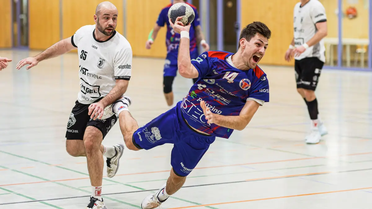 Handball Landesliga Staffel 3: Handball Landesliga Staffel 3; KuGiS Handball - TSV Zizishausen;
Nick Scibik (SG KuGi, #14);
13.12.2025; Ankenhalle; Kuchen.
Foto: Thomas Madel