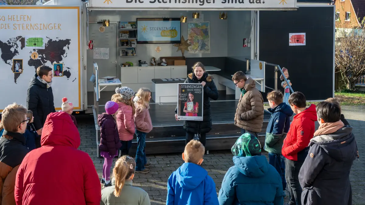Salach Sternsingermobil macht in Salach halt