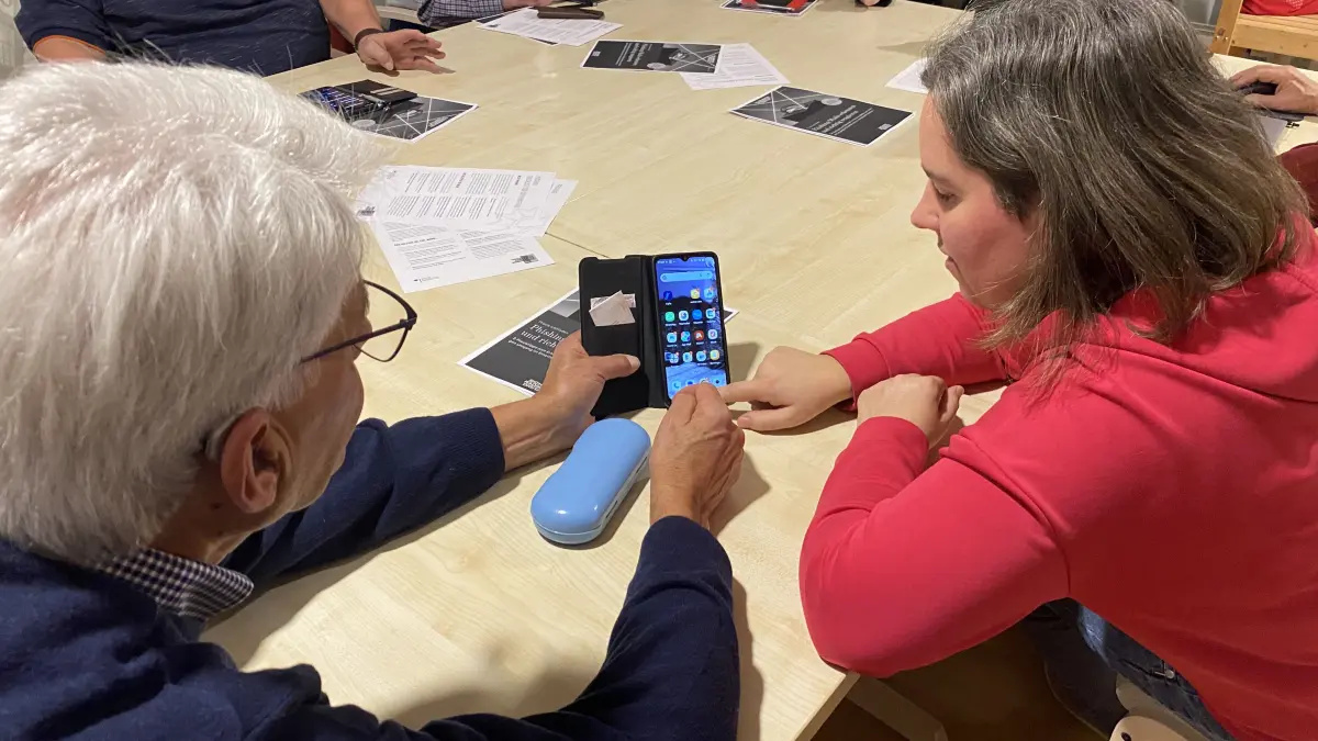 Digitale Hilfestellung: In Schelklingen gibt es seit Oktober 2024 ein Angebot für Senioren.