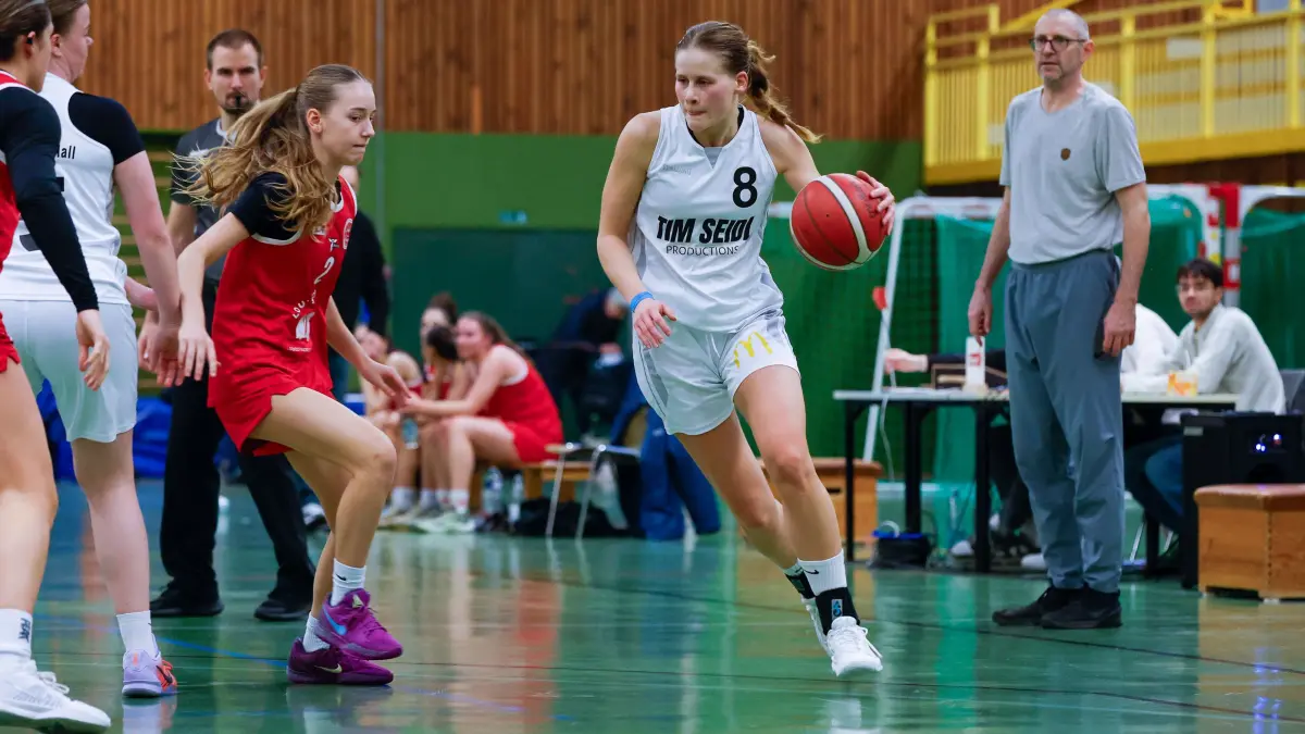 Basketball Regionalliga Frauen TSG Hall - MTV Stuttgart II, 75:49