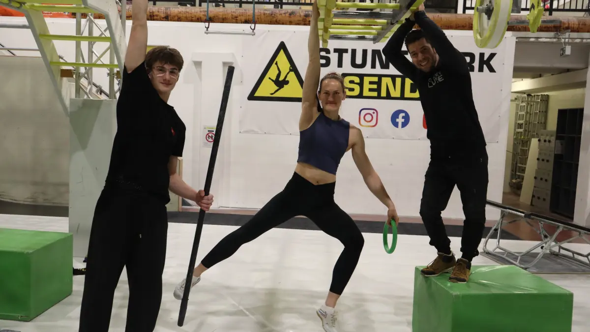 Die drei Ninja-Warriors aus unserer Region: Max (links), Vicky und Lukas. / Stuntwerk
