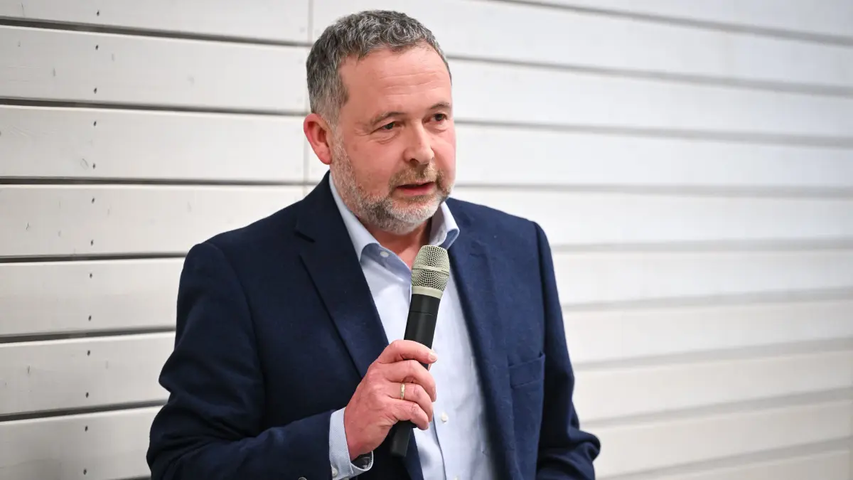 Gemeinderatssitzung der Stadt Horb: Horb (Kreis Freudenstadt) 16.12.2025
Gemeinderatssitzung der Stadt Horb in der Turnhalle der Gutermann-Schule,
Oberbuergermeister Michael Kessler (CDU)
FOTO: Pressefoto ULMER / Markus Ulmer xxNOxMODELxRELEASExx