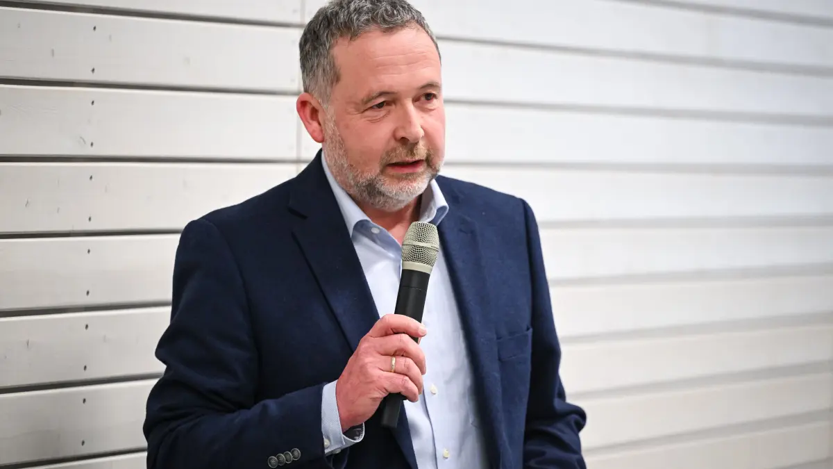 Gemeinderatssitzung der Stadt Horb: Horb (Kreis Freudenstadt) 16.12.2025
Gemeinderatssitzung der Stadt Horb in der Turnhalle der Gutermann-Schule,
Oberbuergermeister Michael Kessler (CDU)
FOTO: Pressefoto ULMER / Markus Ulmer xxNOxMODELxRELEASExx