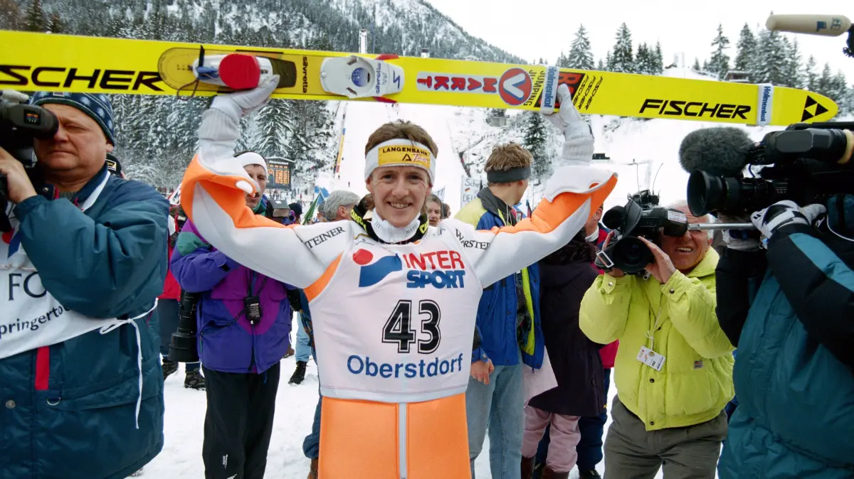 Skispringen, Vierschanzentournee 1995/1996 in Oberstdorf: JUbel: Jens Weissflog FOTO (C): WEREK Pressebildagentur xxNOxM: Skispringen, Vierschanzentournee 1995/1996 in Oberstdorf: JUbel: Jens Weissflog FOTO C: WEREK Pressebildagentur xxNOxMODELxRELEASExx
