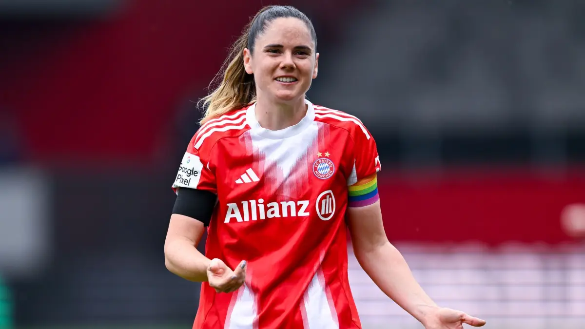 Sarah Zadrazil: ARCHIV - 21.08.2025, Bayern, München: Fußball: Frauen, Testspiel FC Bayern München - Real Madrid am FC Bayern Campus. Sarah Zadrazil (Bayern München) in Aktion. (zu dpa: «Zadrazil verlängert Vertrag beim FC Bayern») Foto: Sven Hoppe/dpa +++ dpa-Bildfunk +++