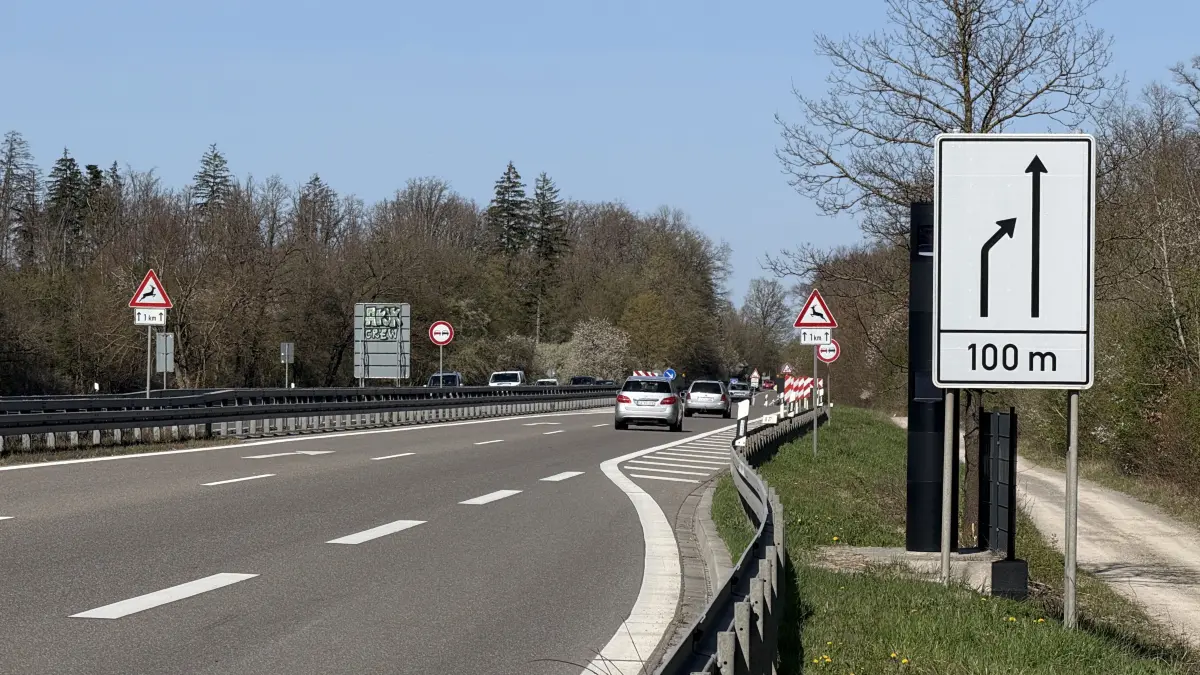 Bei Bodelshausen verengt sich die B 27 derzeit auf zwei Fahrspuren