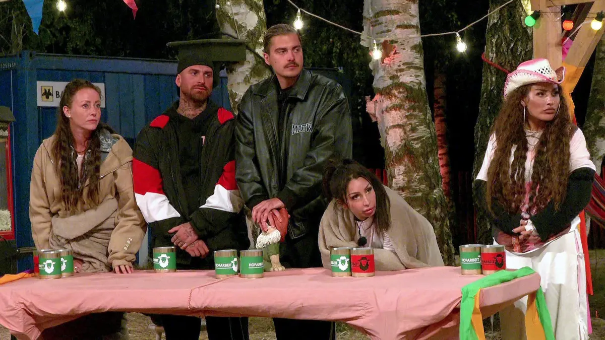 In Folge 22 von „Der Promihof“ steht das Finale an. Wer gewinnt?