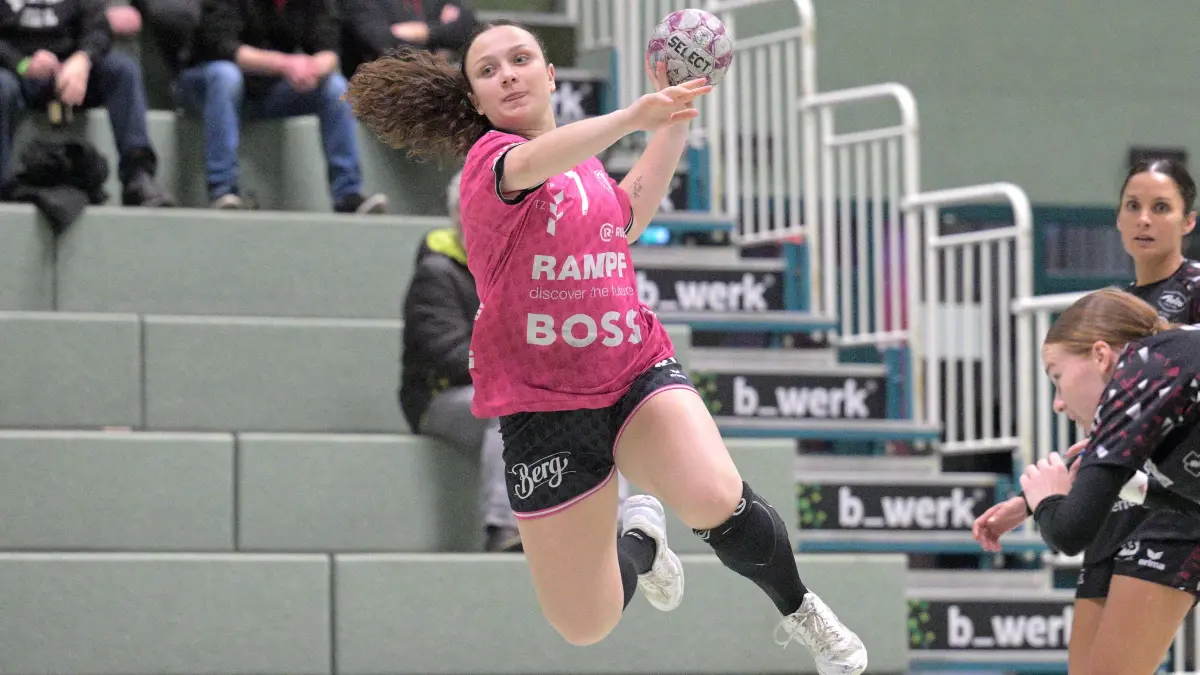 TusSies Metzingen vs. ATH Strasbourg, Handball, Testspiel, Saison 2025/2026, 17.12.2025: Sabrina Troester (TusSies Metzingen, #07)
TusSies Metzingen vs. ATH Strasbourg, Handball, Testspiel, Saison 2025/2026, 17.12.2025
Foto: Eibner-Pressefoto/Tobias Baur
