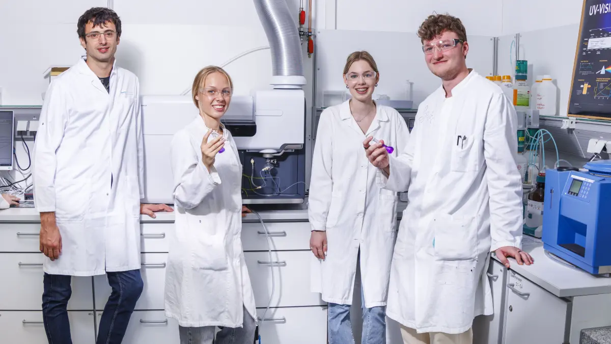Kilian-von-Steiner-Schule, Schule, Laupheim, Unterricht, Schüler, Fachunterricht, Biotechnologie, Labore,