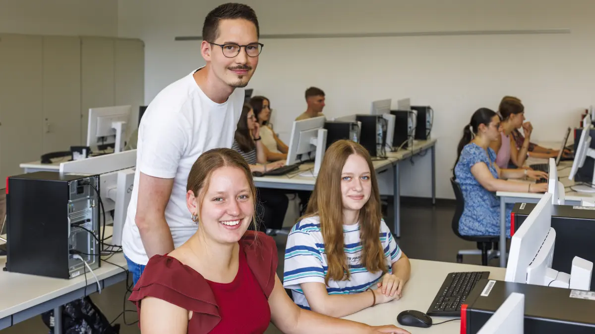 Kilian-von-Steiner-Schule, Schule, Laupheim, Unterricht, Schüler, Fachunterricht, Biotechnologie, Labore,