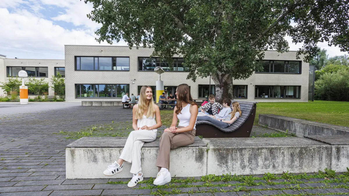 Kilian-von-Steiner-Schule, Schule, Laupheim, Unterricht, Schüler, Fachunterricht, Biotechnologie, Labore,