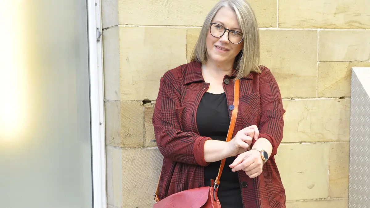 Constanze Weißinger-Zito ist seit Jahren in der Model-Branche unterwegs und führt auch für Modehäuser Kleidung für Frauen mit Rundungen vor. Doch das werden immer weniger, sagt sie.