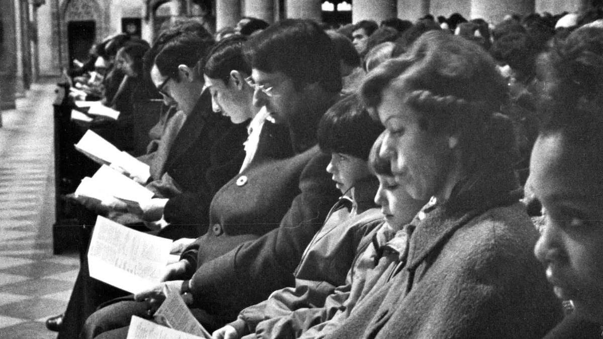 Deutsch-amerikanischer Weihnachtsgottesdienst am 24.12.1976 mit zweisprachigen Liedzetteln.