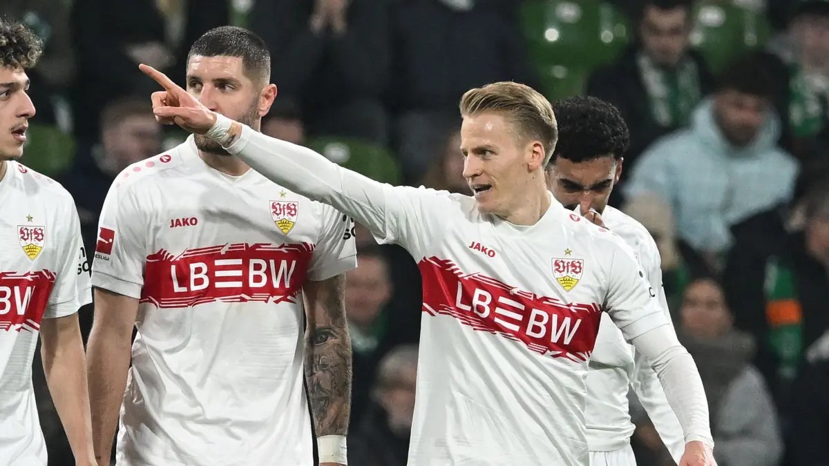 Chris Führich (r) und seine Kollegen vom VfB Stuttgart