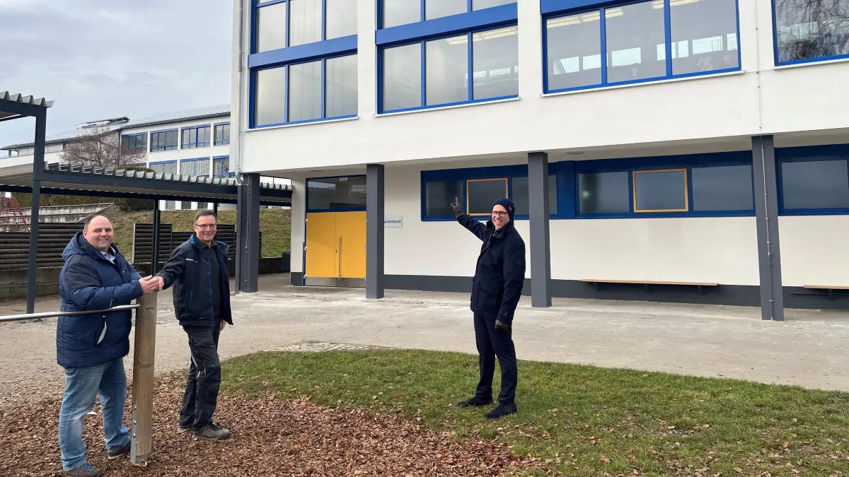 Turnhalle empfingen Schwimmhalle Sanierung neu