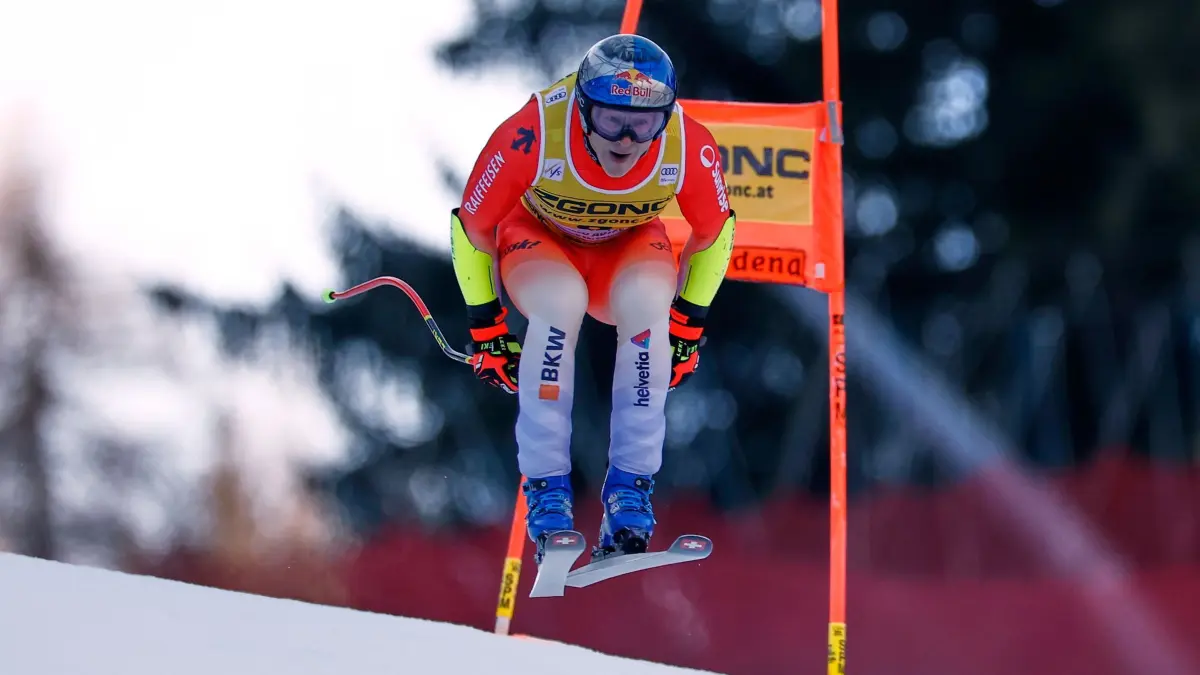 Ski alpin: Weltcup in Gröden: 19.12.2025, Italien, Gröden: Ski alpin: Weltcup, Super G, Männer. Der Schweizer Marco Odermatt in Aktion. Foto: Gabriele Facciotti/AP/dpa +++ dpa-Bildfunk +++