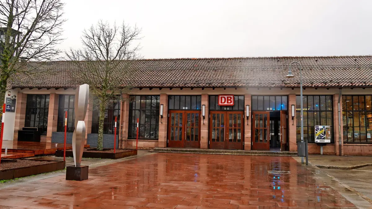Zu dem Angriff soll es in der Nähe des Stadtbahnhofs in Freudenstadt gekommen sein. (Archivbild)