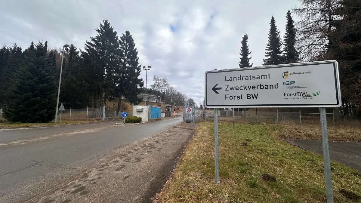 Die ehemalige Zollernalb-Kaserne in Meßstetten wird ab dem kommenden Jahr umgemodelt. Es soll Platz für die Industrie geschaffen werden. Jetzt beschloss der Zweckverband IIGP kurz vor Weihnachten wichtige Schritte.