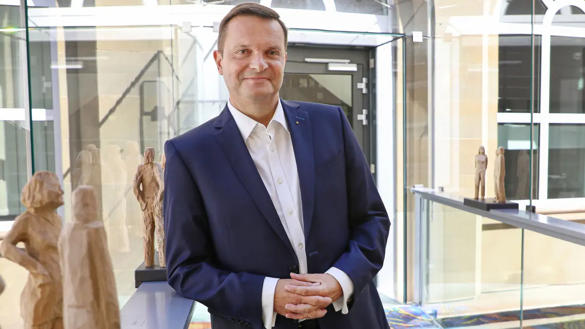 Thomas Lützelberger, Vorstandsvorsitzender der Sparkasse Schwäbisch Hall-Crailsheim, verabschiedet sich zum 31. Dezember 2025 in den Ruhestand