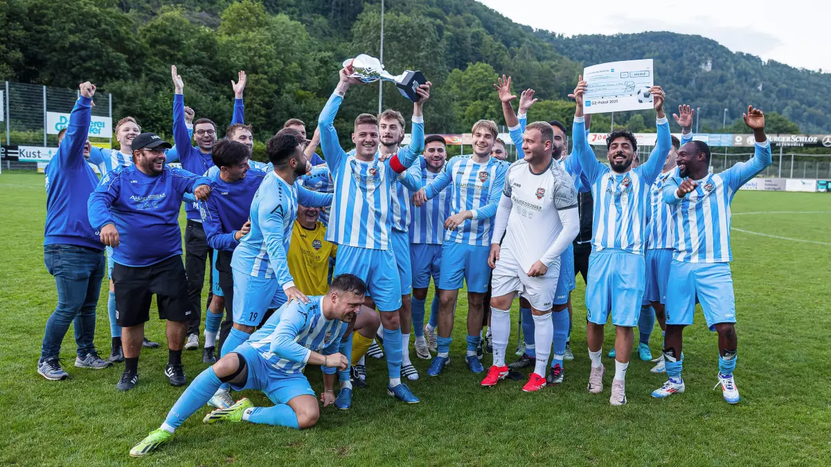 GZ-Pokal 2025: GZ-Pokal 2025; Finale;
SGM Bad Überkingen-Hausen - TV Deggingen;
Jubel bei GZ-Pokal Sieger 2025, der SGM Bad Überkingen-Hausen;
29.07.2025; Stadion Eybacher Tal; Geislingen.
Foto: Thomas Madel