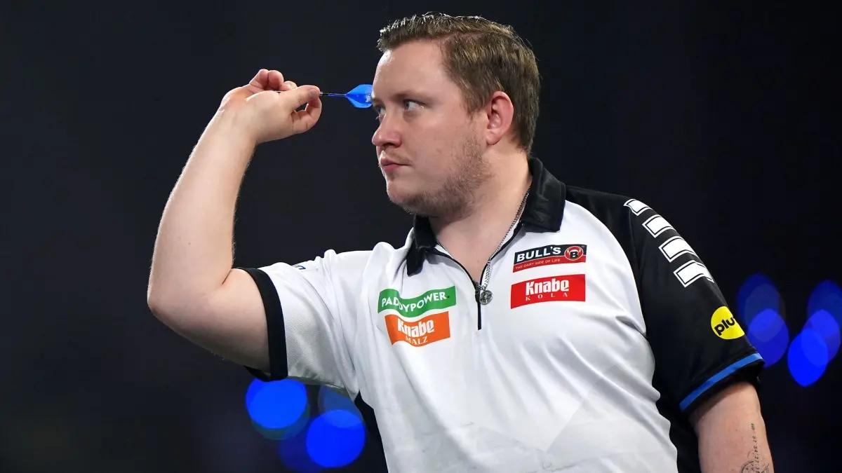 Darts-WM in London - Tag 11: 21.12.2025, Großbritannien, London: Darts, WM, Tag 11, Runde 2, Barry (Irland) - Schindler (Deutschland), Alexandra Palace: Martin Schindler in Aktion. Foto: Bradley Collyer/PA Wire/dpa +++ dpa-Bildfunk +++